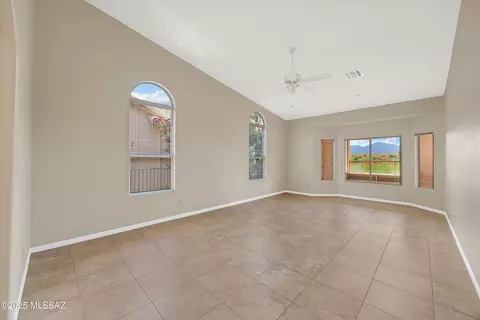 Living - 62105 E Valley Crest Ct, Saddlebrooke, AZ 85739 photo 7 of 8