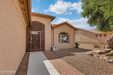 Exterior - 62105 E Valley Crest Ct, Saddlebrooke, AZ 85739 photo 3 of 10