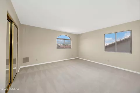 Bedroom - 62105 E Valley Crest Ct, Saddlebrooke, AZ 85739 photo 3 of 4