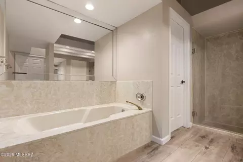 Bath - 6952 E Cicada Ct, Tucson, AZ 85750 photo 1 of 3