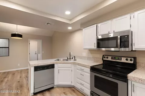 Kitchen - 6952 E Cicada Ct, Tucson, AZ 85750 photo 1 of 3