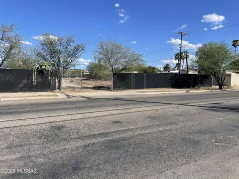 2241 S Sahuara Ave, Tucson, AZ 85711
