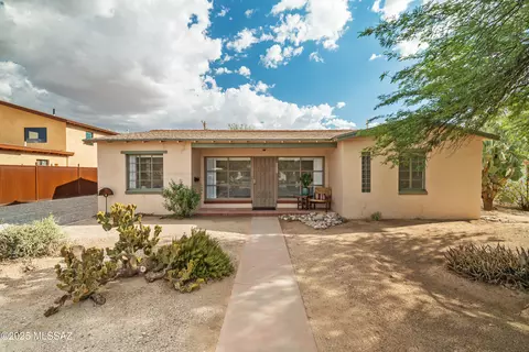 2552 E Monte Vista Dr, Tucson, AZ 85716