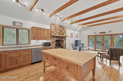 Kitchen - 11308 E Bisbee Ave, Mount Lemmon, AZ 85619 photo 5 of 8
