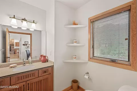 Bath - 11308 E Bisbee Ave, Mount Lemmon, AZ 85619 photo 3 of 5