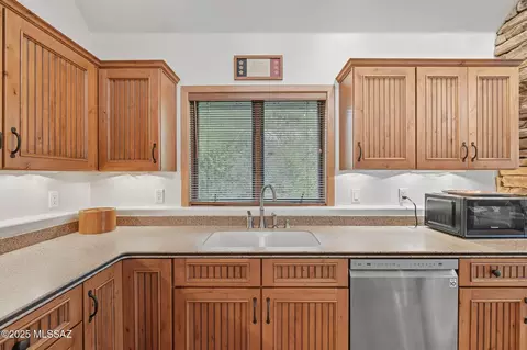 Kitchen - 11308 E Bisbee Ave, Mount Lemmon, AZ 85619 photo 8 of 8