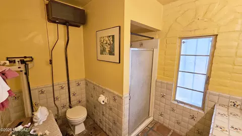 Bath - 2401 E Mitchell St, Tucson, AZ 85719 photo 3 of 3