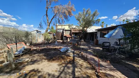 Exterior - 2401 E Mitchell St, Tucson, AZ 85719 photo 7 of 10