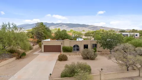 2401 S Calle Mesa Del Oso, Tucson, AZ 85748