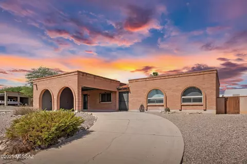 2301 N Camino Mateo, Tucson, AZ 85745