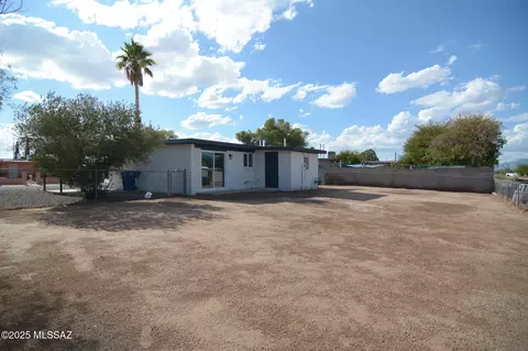 Exterior - 7149 E Freestone Dr, Tucson, AZ 85730 photo 3 of 4