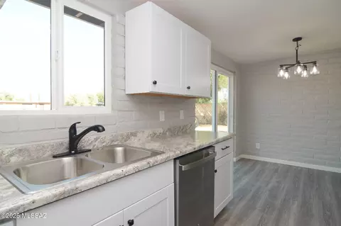 Kitchen - 7149 E Freestone Dr, Tucson, AZ 85730 photo 2 of 2