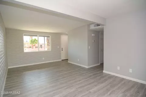 Living - 7149 E Freestone Dr, Tucson, AZ 85730 photo 3 of 3