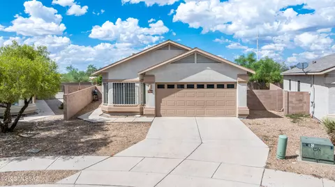 2488 W Waterway Pl, Tucson, AZ 85705