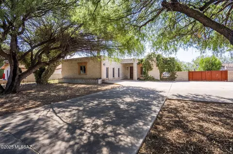 1911 W Meadow Hills Dr, Nogales, AZ 85621