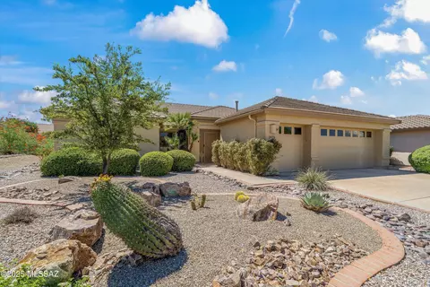 2426 E Desert Pueblo Pass, Green Valley, AZ 85614