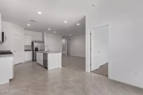 13968 E Crotalus Way E, Vail, AZ 85641