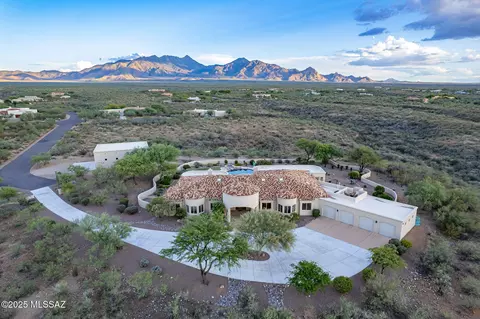 446 E Bent Branch Pl, Green Valley, AZ 85614