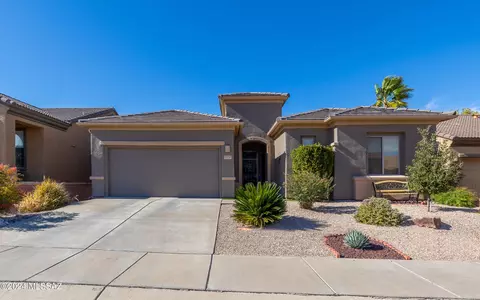 5860 S Painted Canyon Dr, Green Valley, AZ 85622