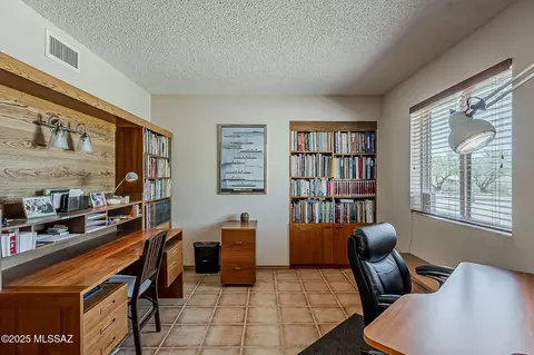 10037 E Sierrita Pl, Tucson, AZ 85749 photo 3