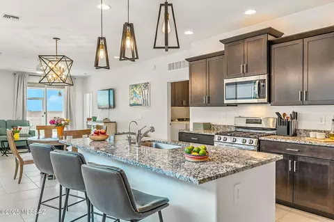 11080 S Rila Dr, Vail, AZ 85641
