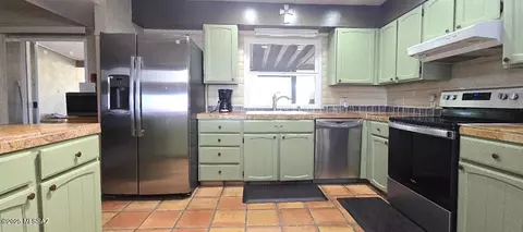Kitchen - 1006 E Geneva, Pearce, AZ 85625 photo 2 of 4