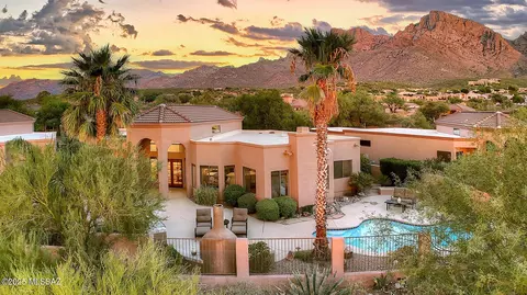 10265 N Carristo Dr, Oro Valley, AZ 85737