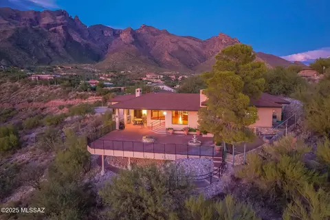 7001 N Finger Rock Pl, Tucson, AZ 85718