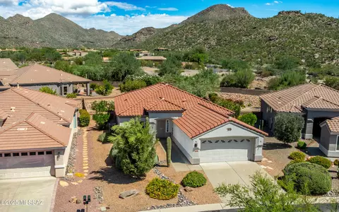 13712 N Holly Grape Dr, Marana, AZ 85658