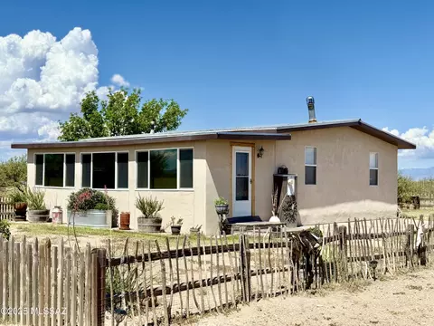Exterior - 4245 W Monte Vista Ln, Willcox, AZ 85643 photo 2 of 9
