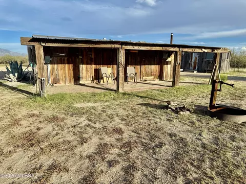 Exterior - 4245 W Monte Vista Ln, Willcox, AZ 85643 photo 8 of 9