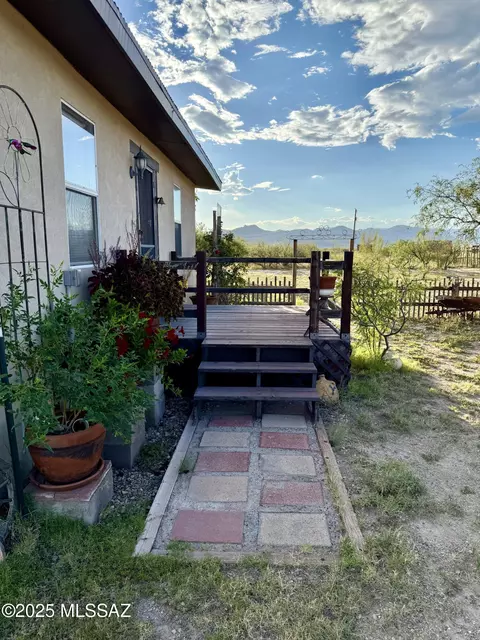 Exterior - 4245 W Monte Vista Ln, Willcox, AZ 85643 photo 6 of 9