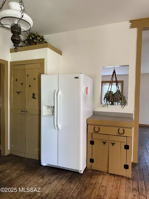 Kitchen - 4245 W Monte Vista Ln, Willcox, AZ 85643 photo 3 of 3