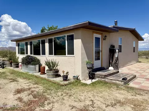 Exterior - 4245 W Monte Vista Ln, Willcox, AZ 85643 photo 3 of 9