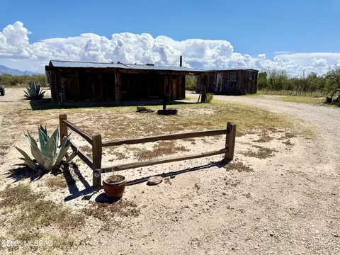 Exterior - 4245 W Monte Vista Ln, Willcox, AZ 85643 photo 7 of 9