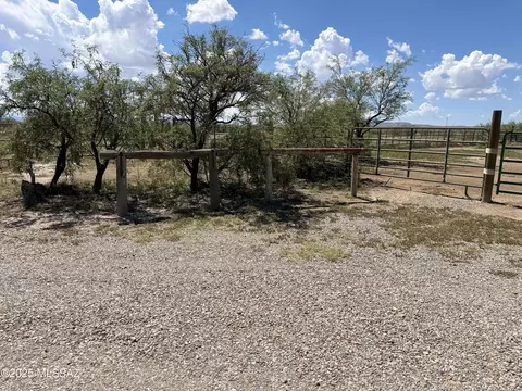 Exterior - 4245 W Monte Vista Ln, Willcox, AZ 85643 photo 9 of 9