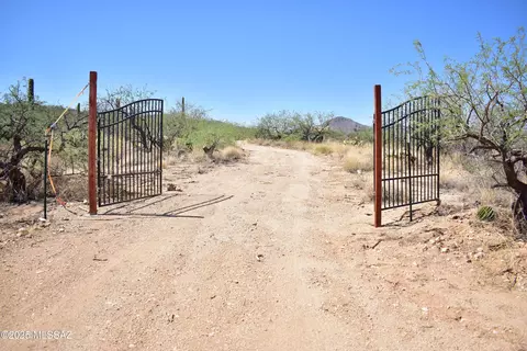 8231 S Pistol Hill Rd, Vail, AZ 85641
