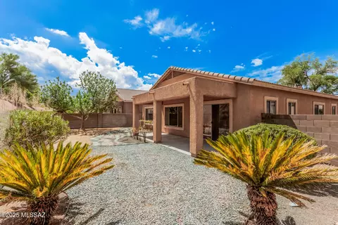 Exterior - 60674 Eagle Heights Dr, Saddlebrooke, AZ 85739 photo 2 of 7