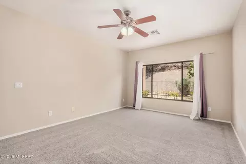 Living - 60674 Eagle Heights Dr, Saddlebrooke, AZ 85739 photo 4 of 4
