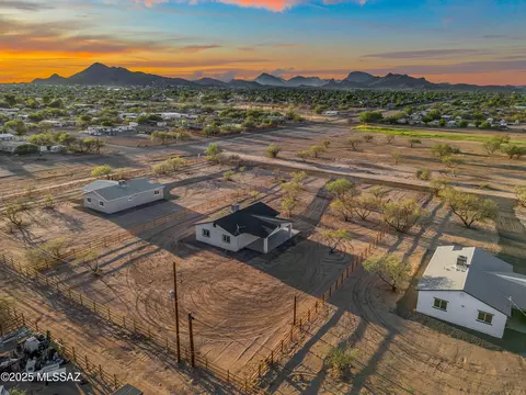 7803 S Cardinal Ave, Tucson, AZ 85746