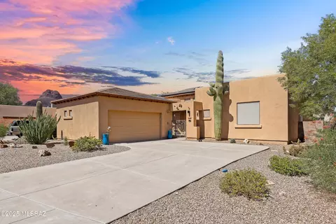 8099 N Painted Feather Dr, Tucson, AZ 85743
