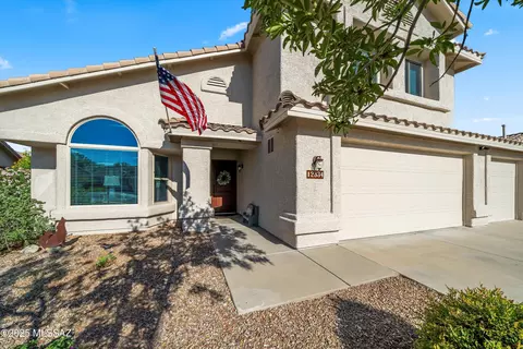12834 N Lantern Way, Oro Valley, AZ 85755