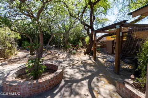 Exterior - 2116 E 8th St, Tucson, AZ 85719 photo 6 of 6