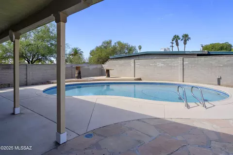 Exterior - 9111 E 29th St, Tucson, AZ 85710 photo 4 of 5
