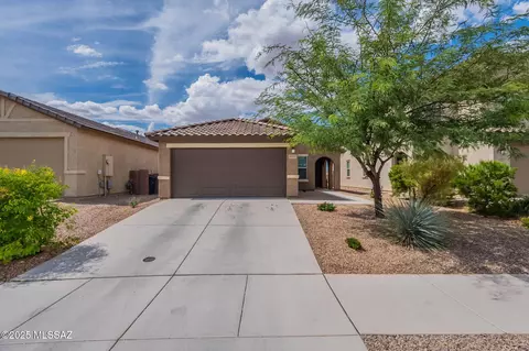 8042 S Golden Bell Dr, Tucson, AZ 85747