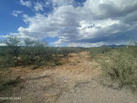 162 Sur Ct, Rio Rico, AZ 85648