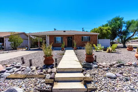 4702 E 9th St, Tucson, AZ 85711