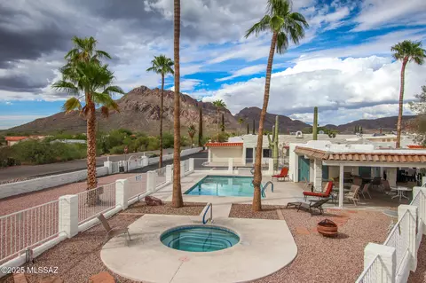 6141 W Red Sky Cir, Tucson, AZ 85713