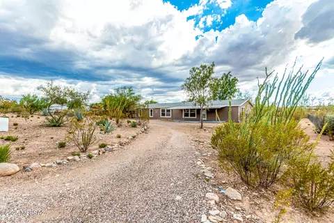11596 S Carolyn Beach Ave, Vail, AZ 85641