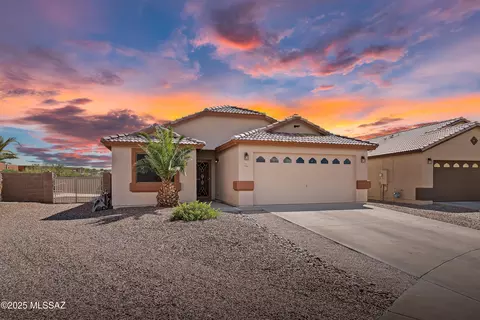 7706 N Sun Flair Dr, Tucson, AZ 85742